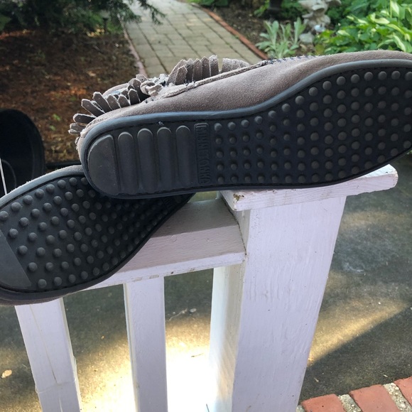 NEW Minnetonka Double Fringe side zip ankle boots! - Picture 2 of 3